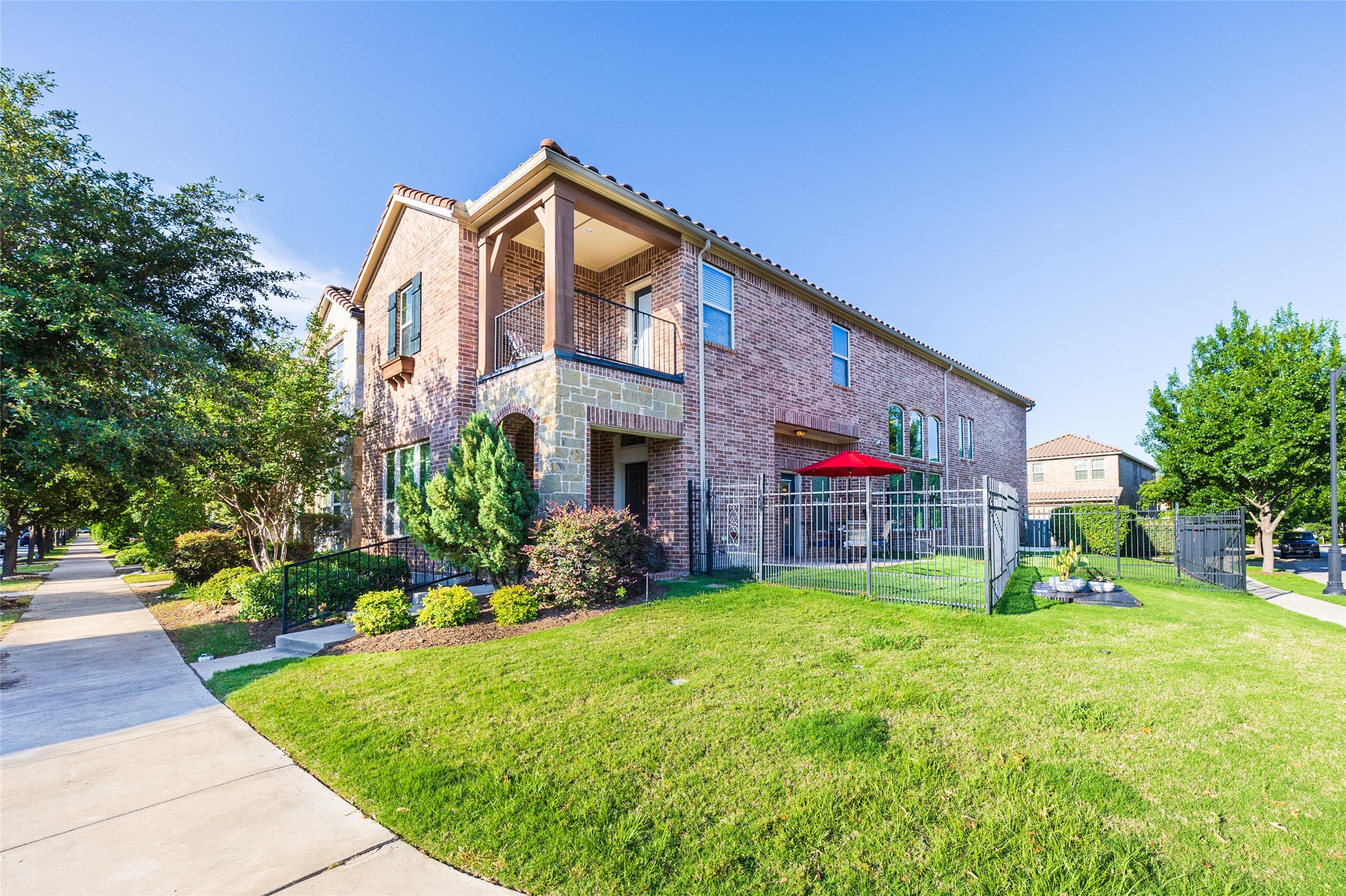 6606 Deleon Street Irving TX 75039
