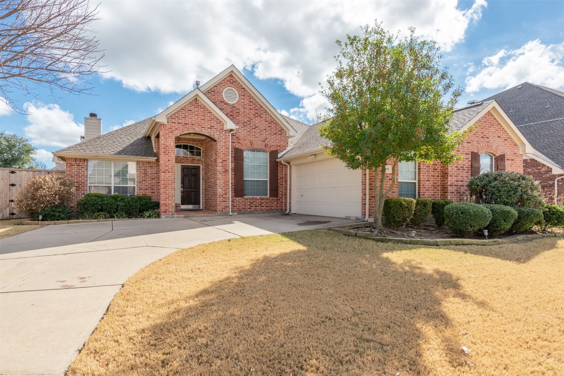 2411 Cruise Drive Grand Prairie TX 75054