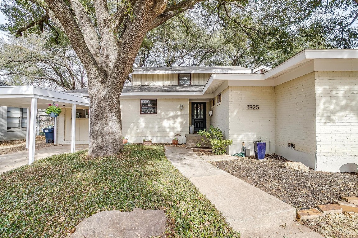 3925 Weyburn Drive Fort Worth TX 76109