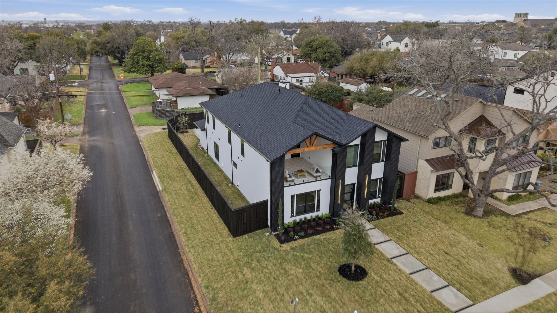 7503 Robin Road Dallas TX 75209