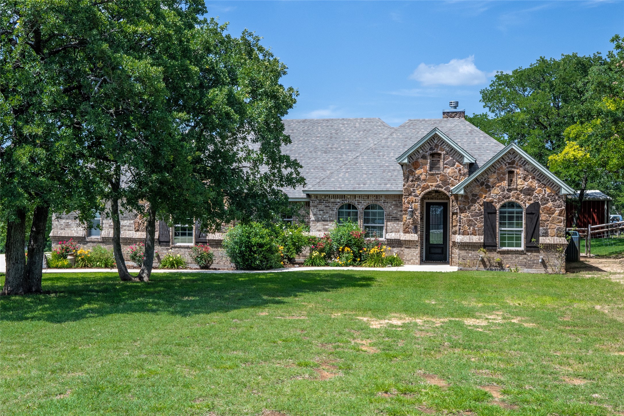 136 Cowan Crossing Alvord TX 76225