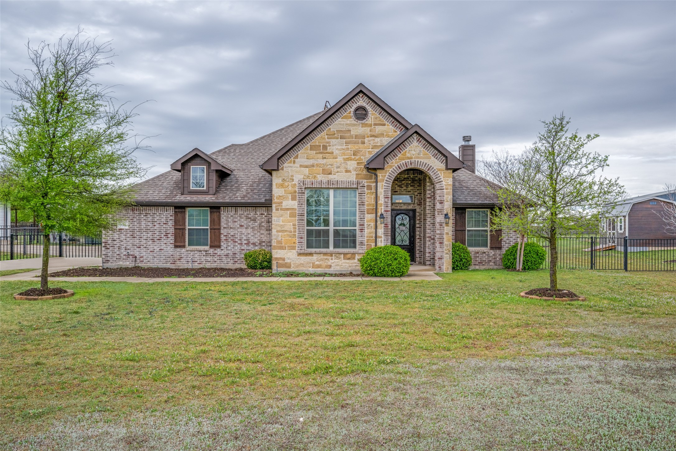 104 County Road 4223 Decatur TX 76234