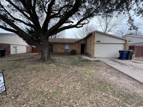 1813 Legend Drive Garland TX 75040