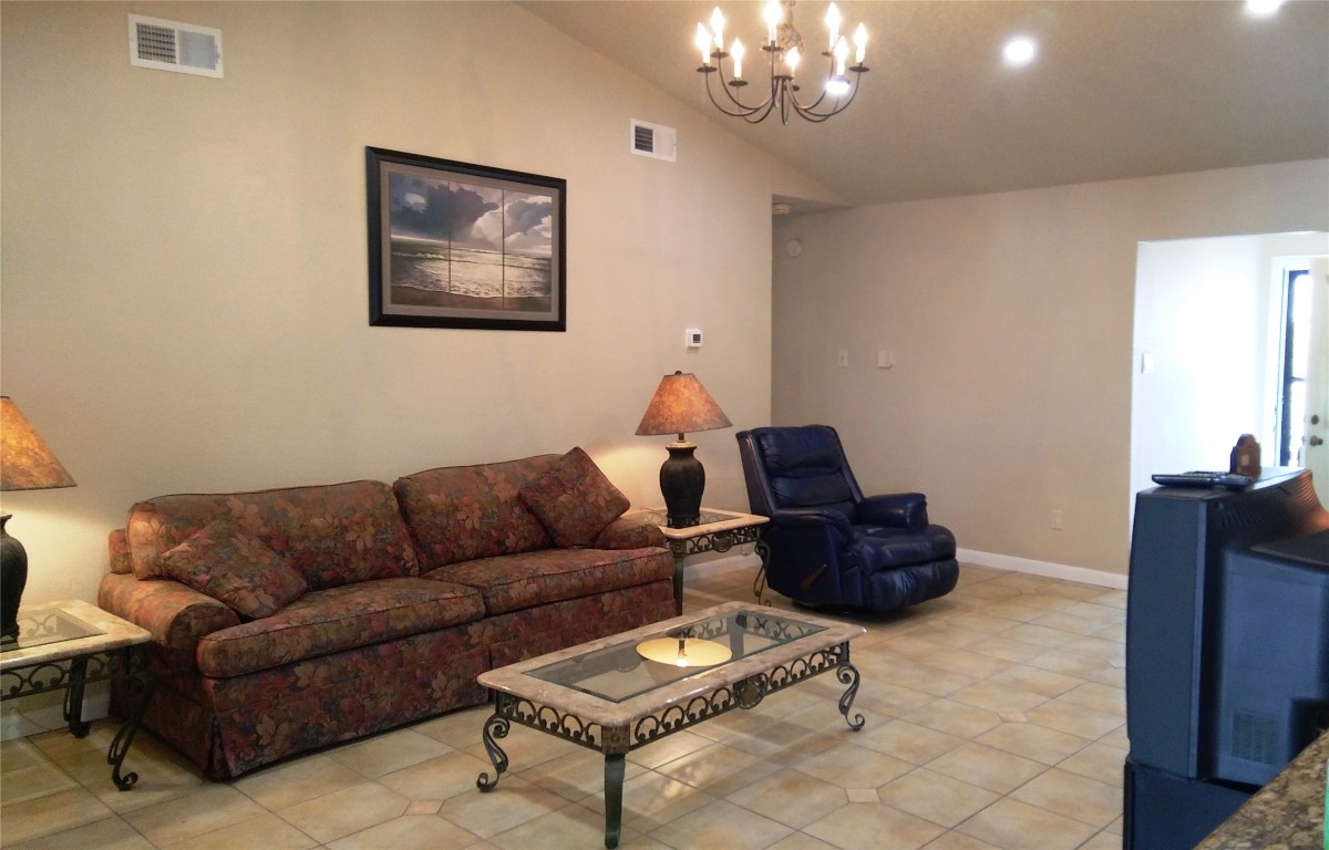 6902 Woodhill Road Dallas TX 75217