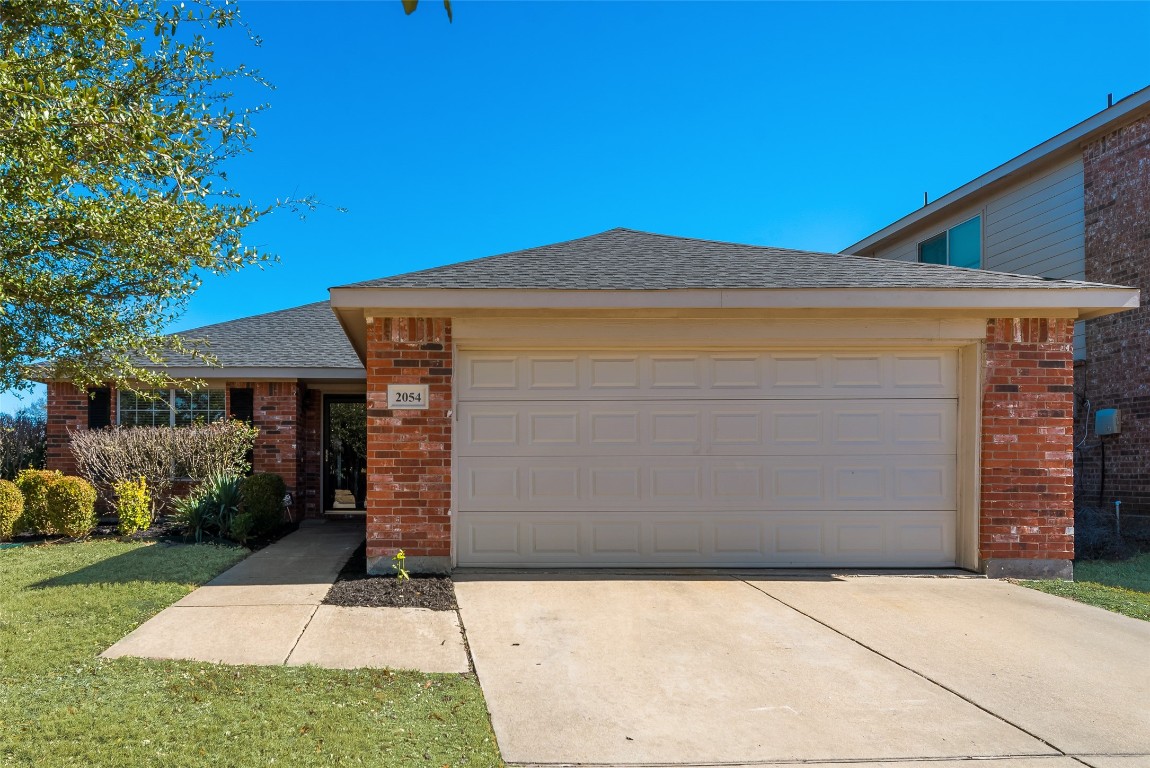 2054 Club Oak Drive Heartland TX 75126
