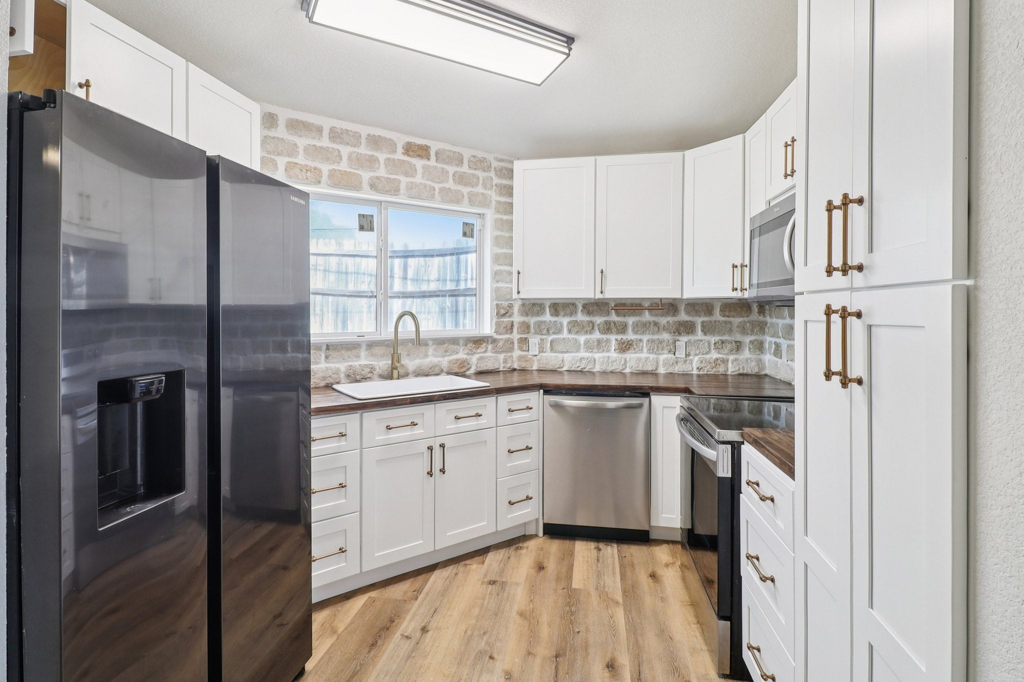 5502 Safari Trail Arlington TX 76018