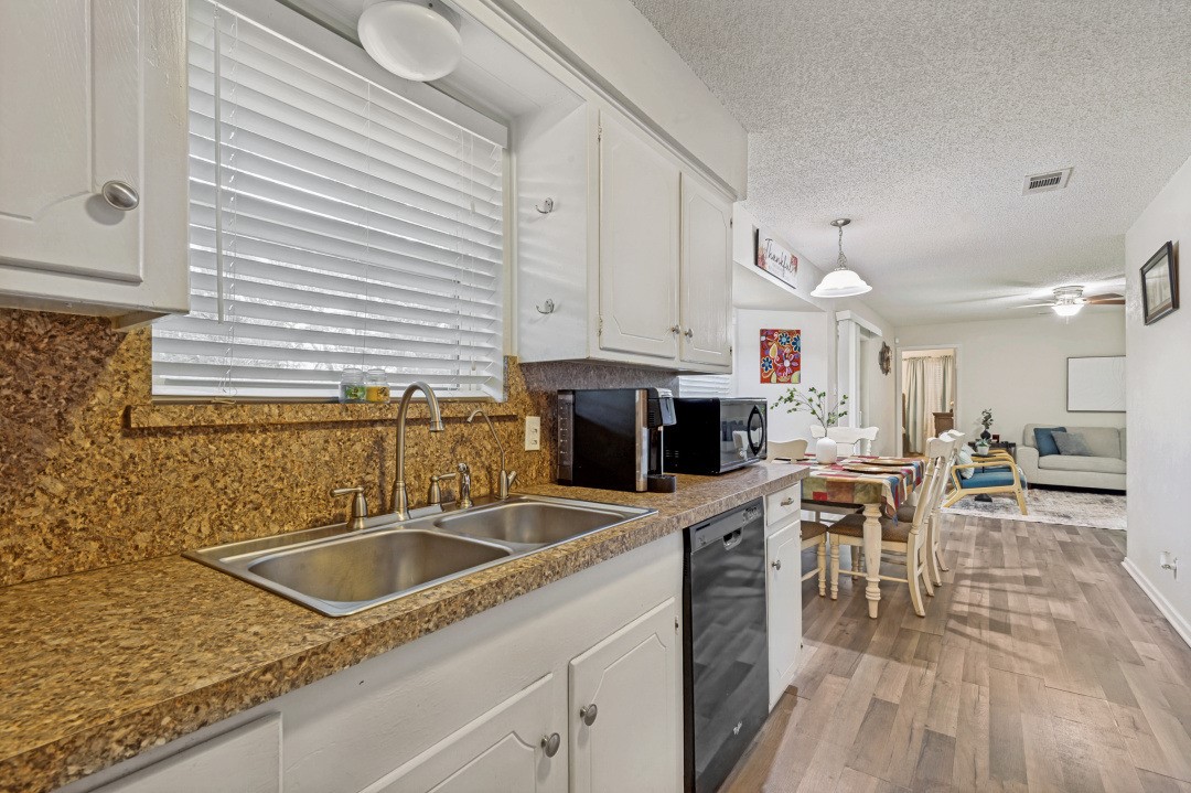 1008 Sherwood Drive Bedford TX 76022