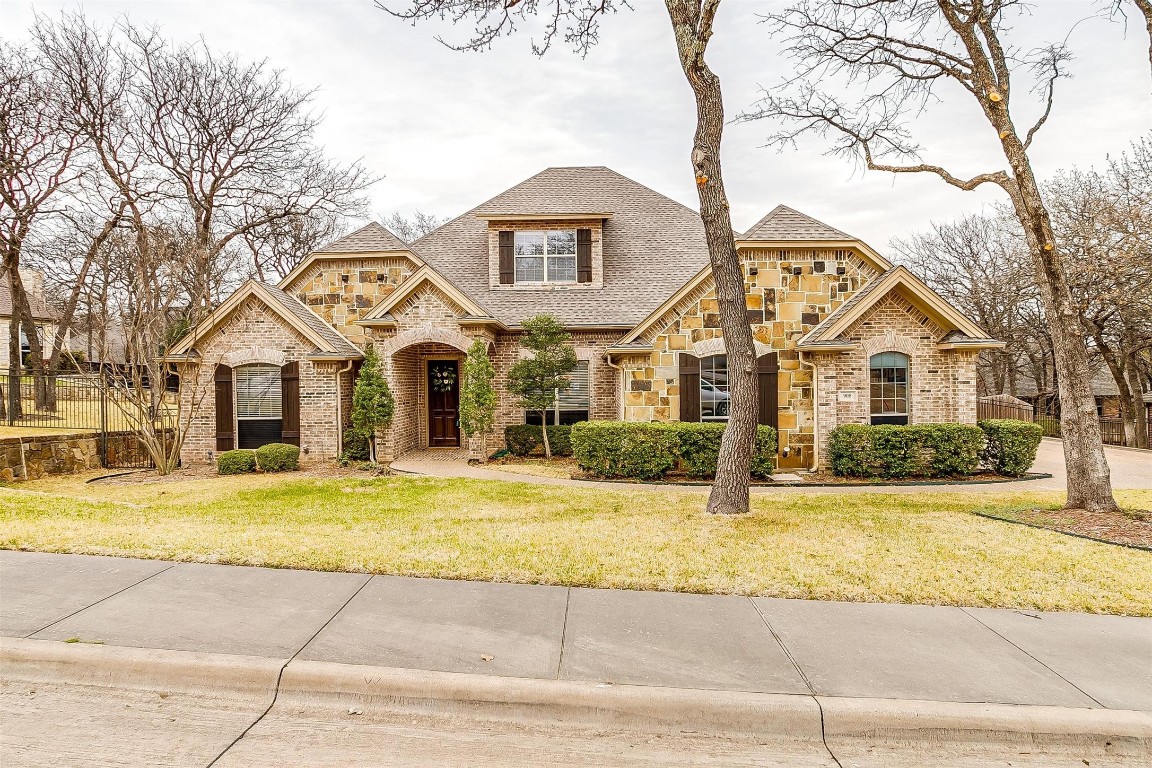 908 Kings Court Burleson TX 76028