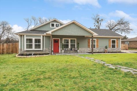411 N Prairie Street Pilot Point TX 76258