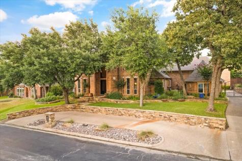 2105 Bay Club Drive Arlington TX 76013