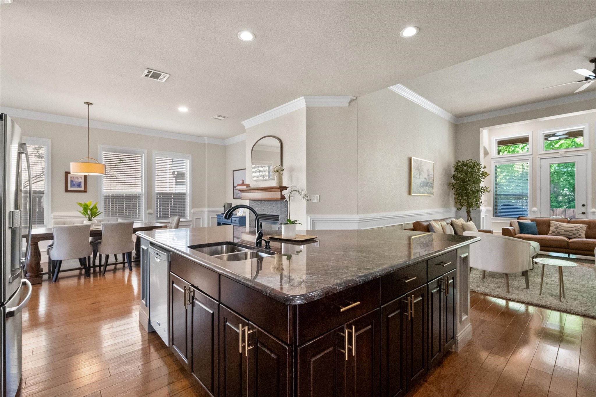 2711 Stonebriar Court Arlington TX 76001