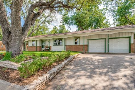 1520 W Park Row Drive Arlington TX 76013