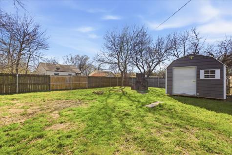 303 N Connett Street Leonard TX 75452
