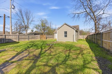 303 N Connett Street Leonard TX 75452