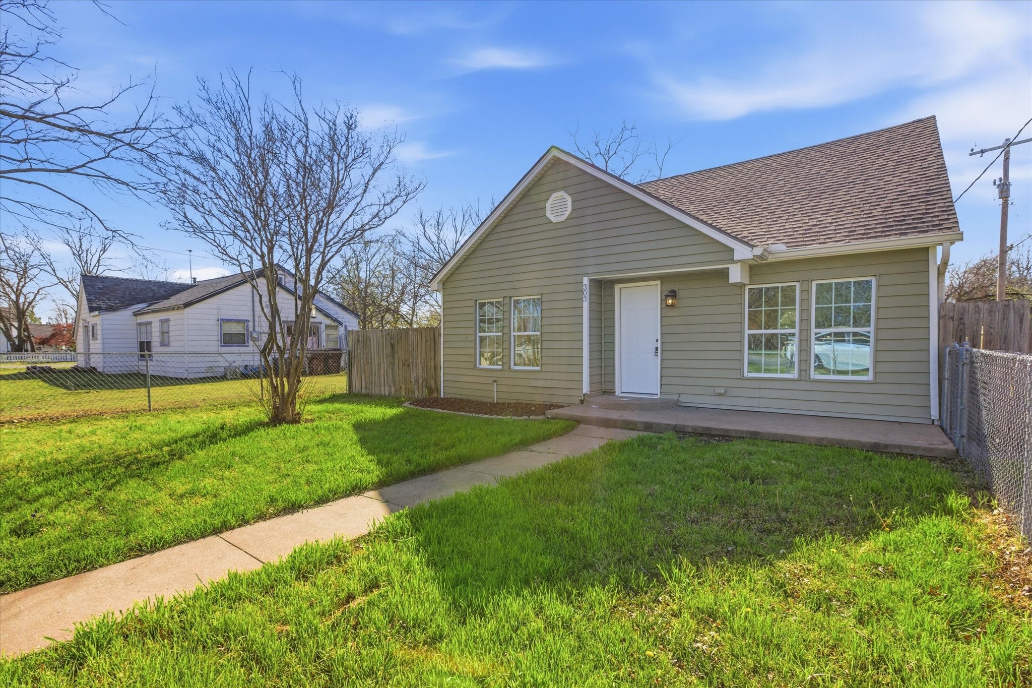 303 N Connett Street Leonard TX 75452