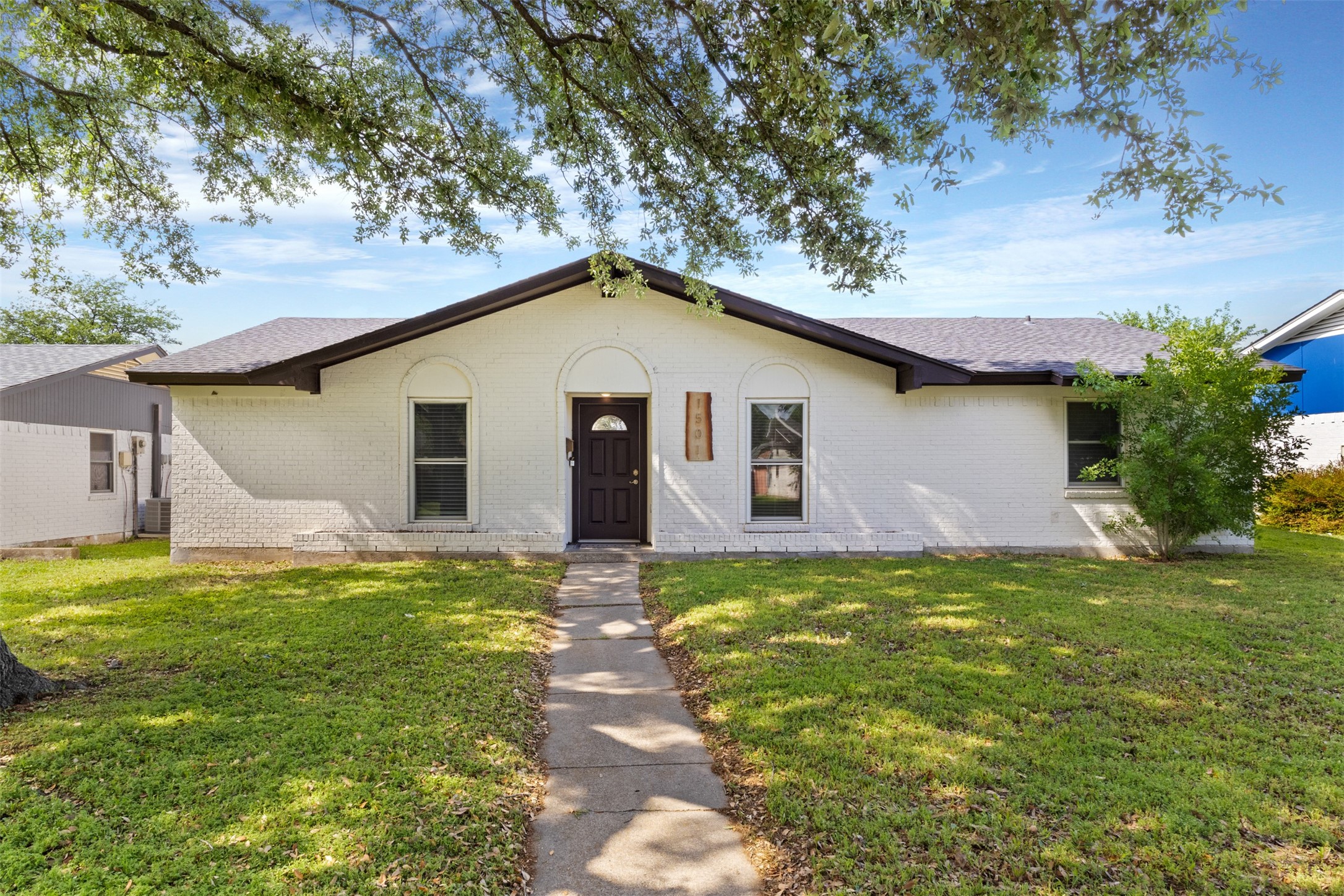 1501 Crockett Street Garland TX 75042
