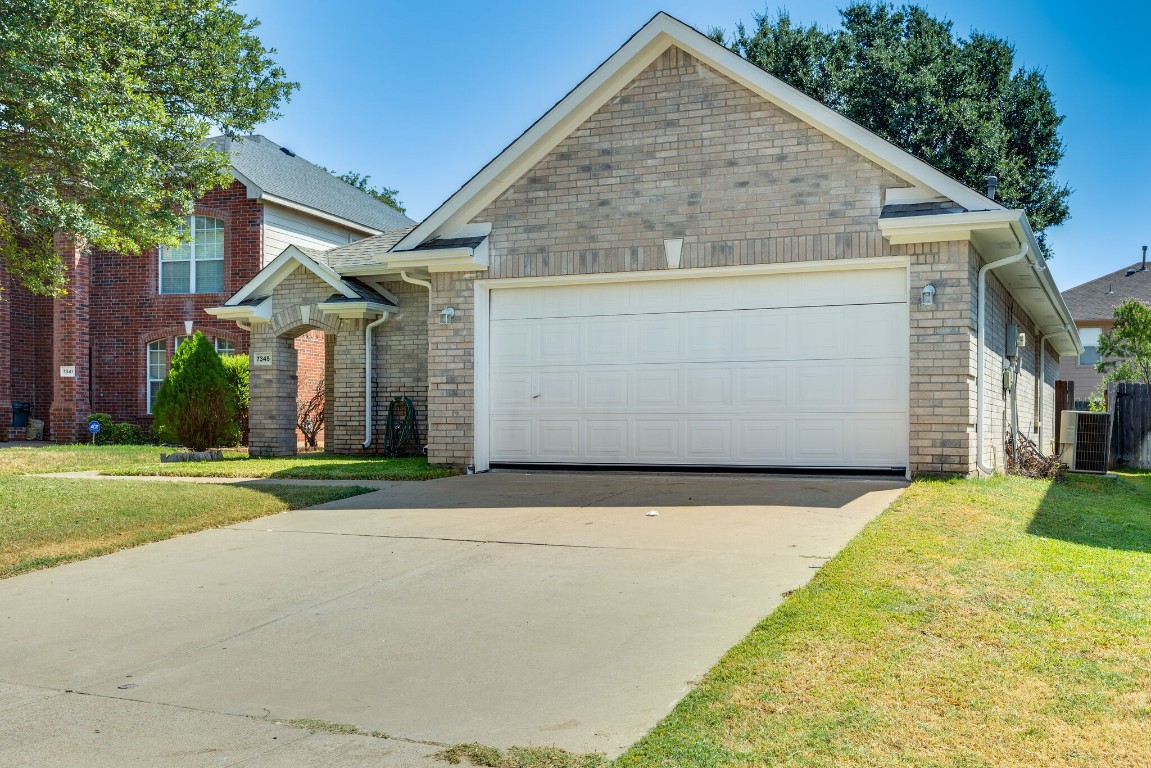 7345 Moon Ridge Court Fort Worth TX 76133