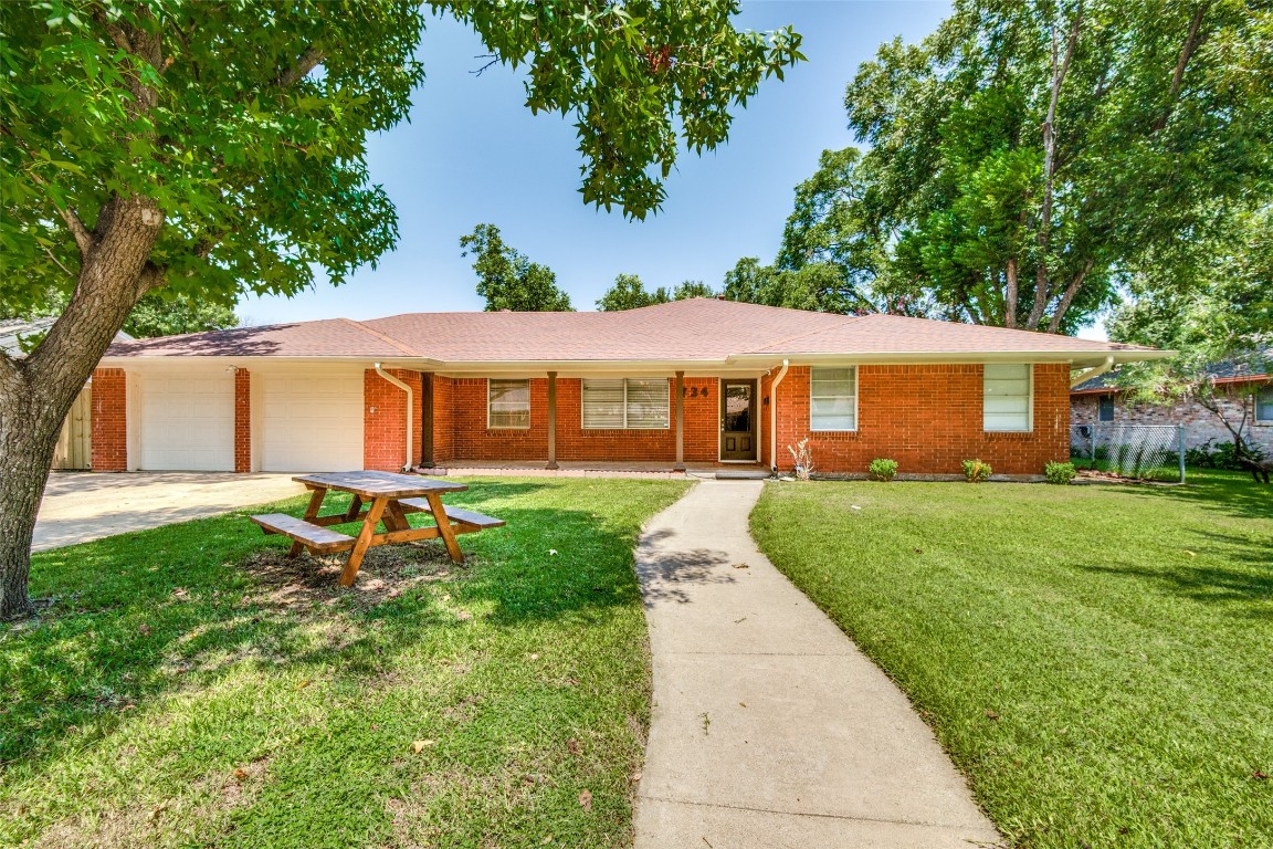 734 Danish Drive Grand Prairie TX 75050