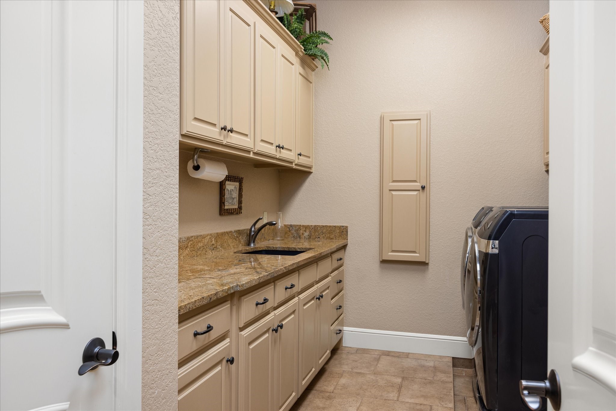 1206 E Baja Court Granbury TX 76048