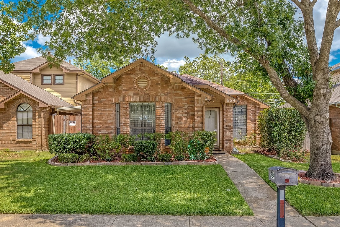 924 Ember Lane Mesquite TX 75149