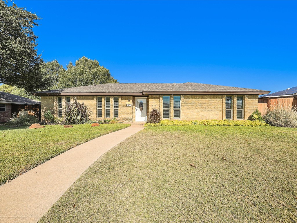 1917 Westlake Drive Plano TX 75075