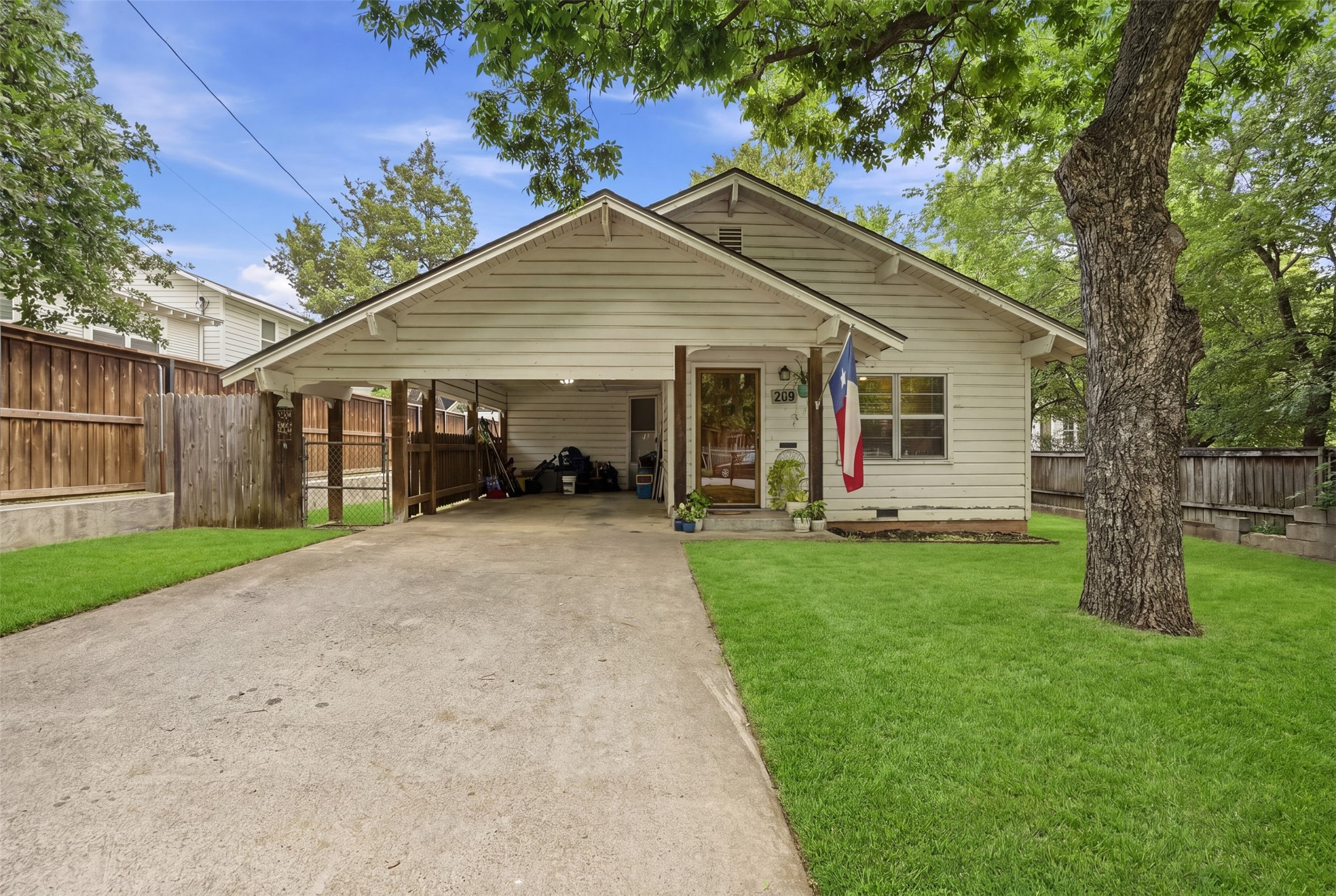 208 W Couts Street Weatherford TX 76086