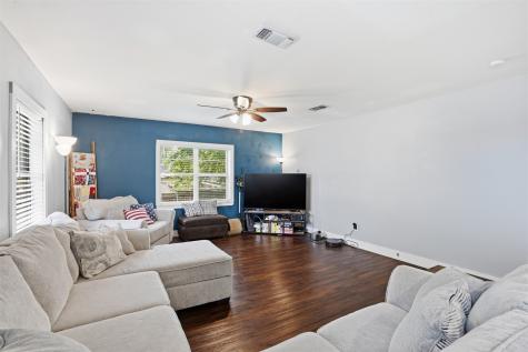 208 W Couts Street Weatherford TX 76086