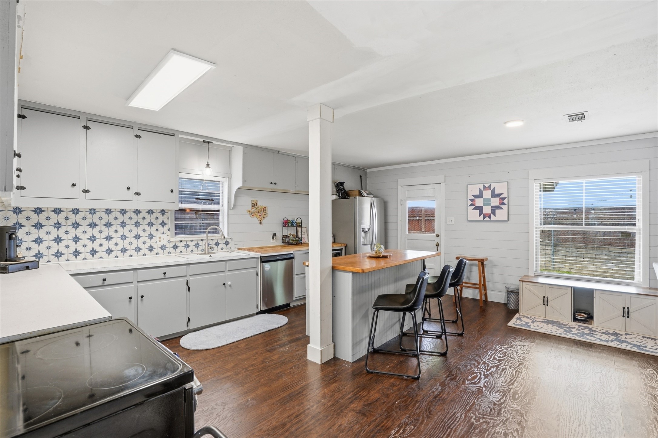 208 W Couts Street Weatherford TX 76086