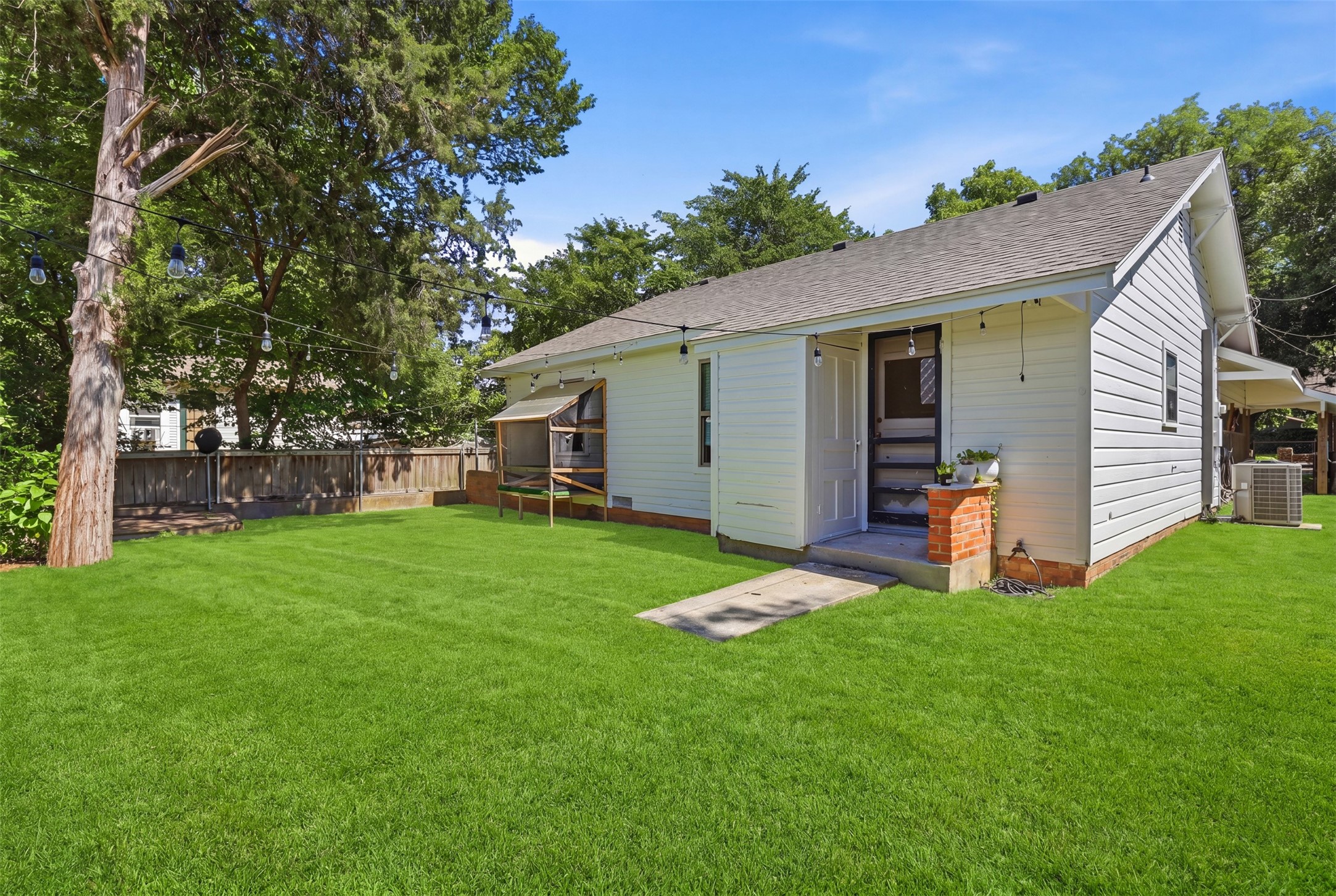 208 W Couts Street Weatherford TX 76086