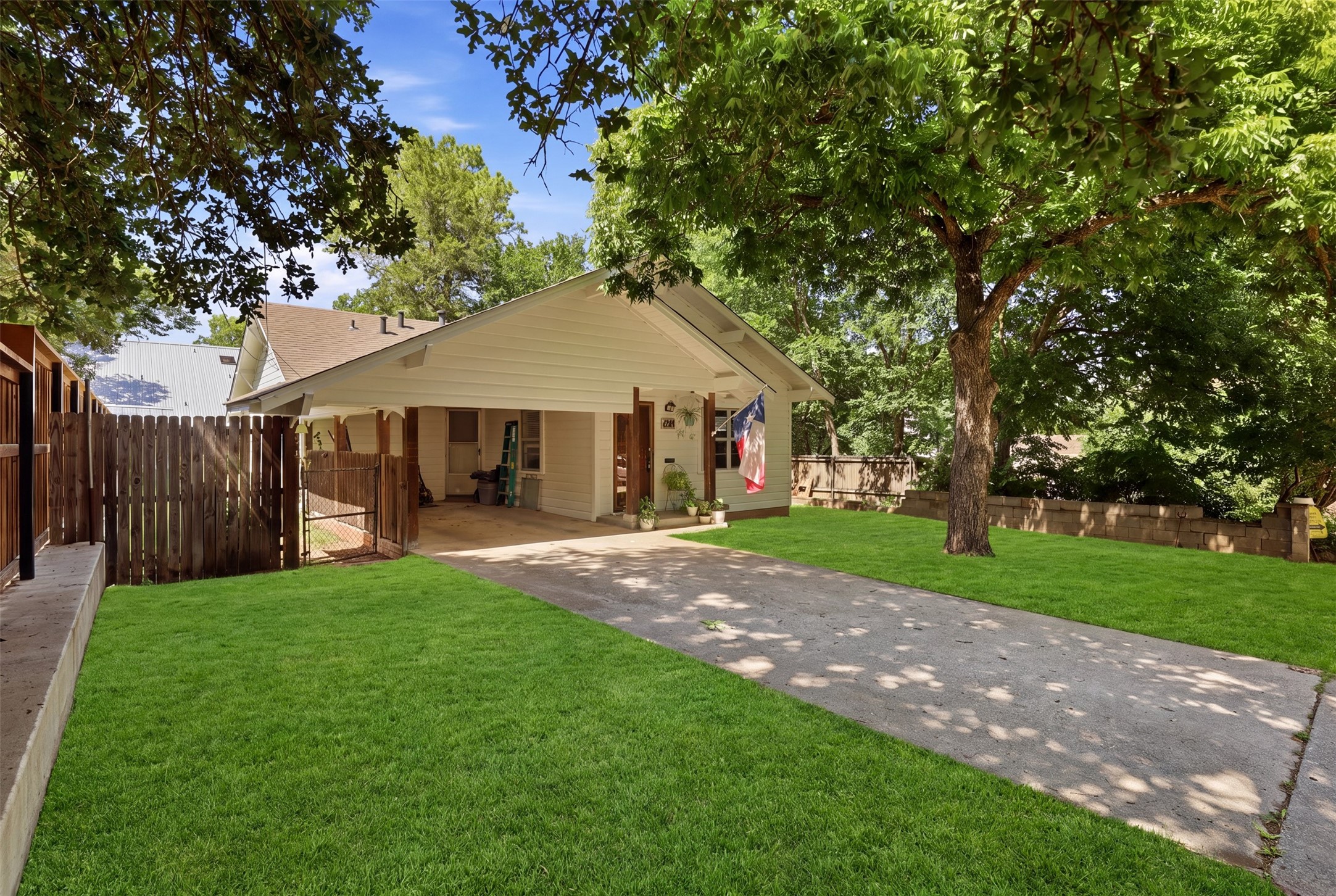 208 W Couts Street Weatherford TX 76086