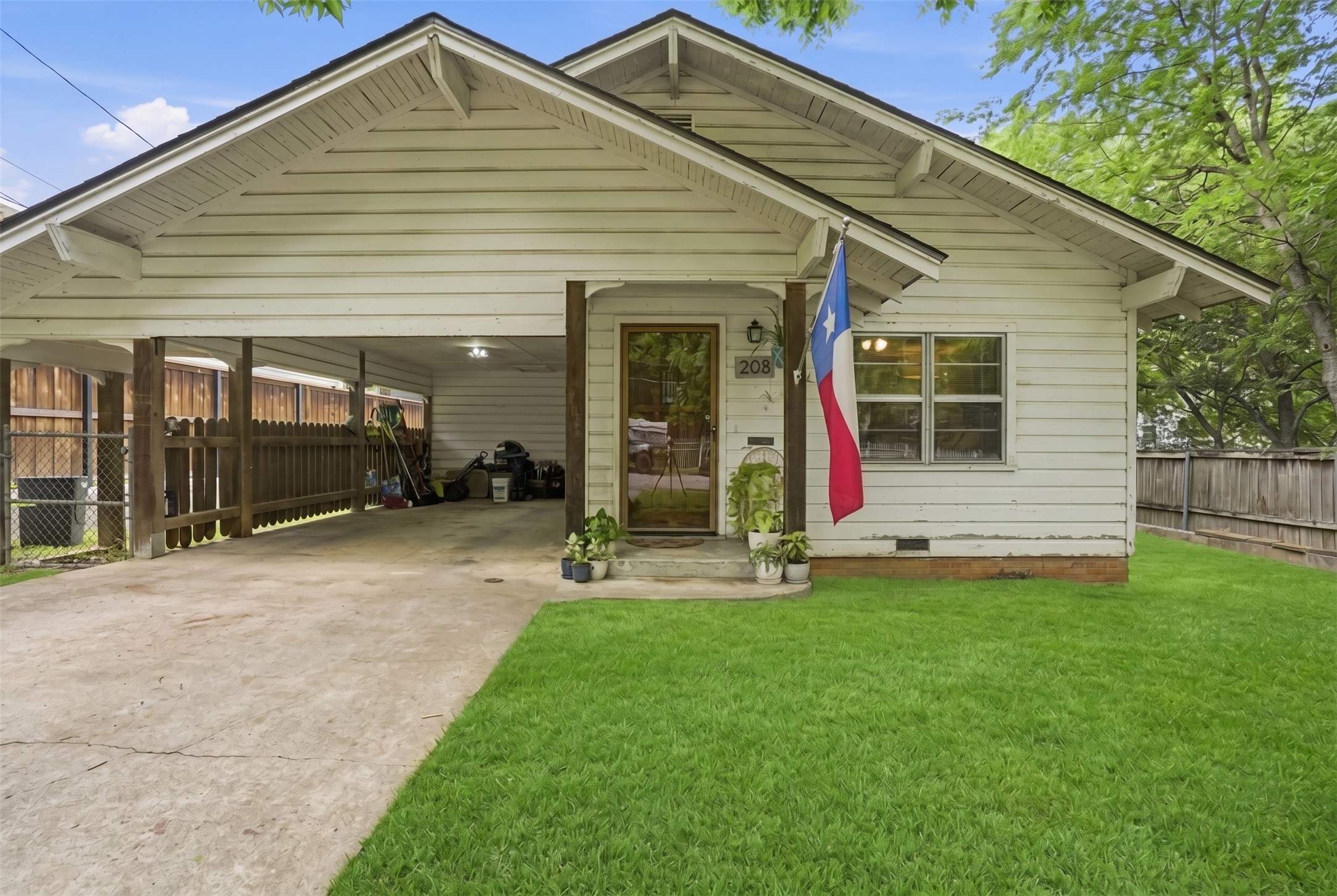 208 W Couts Street Weatherford TX 76086