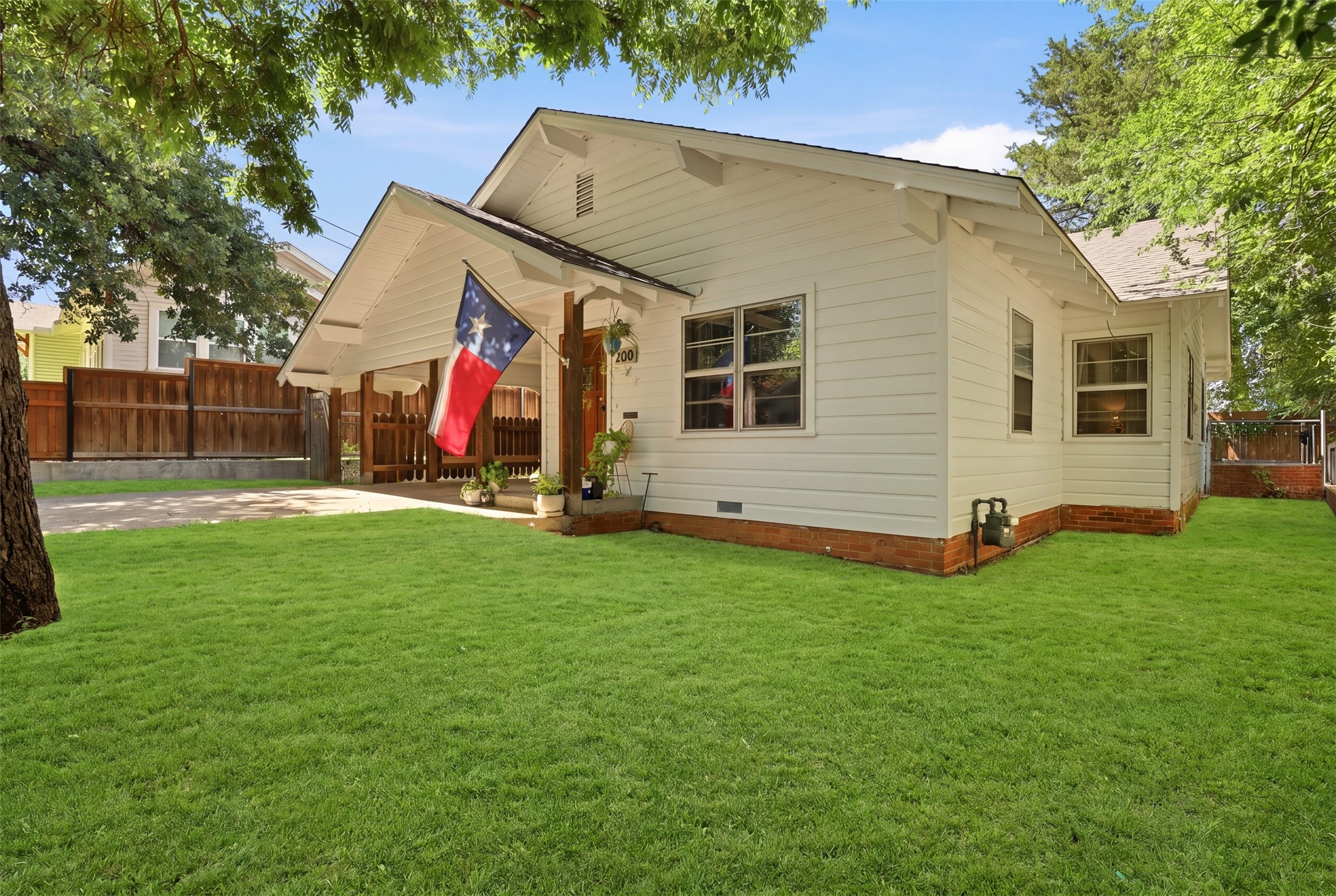 208 W Couts Street Weatherford TX 76086