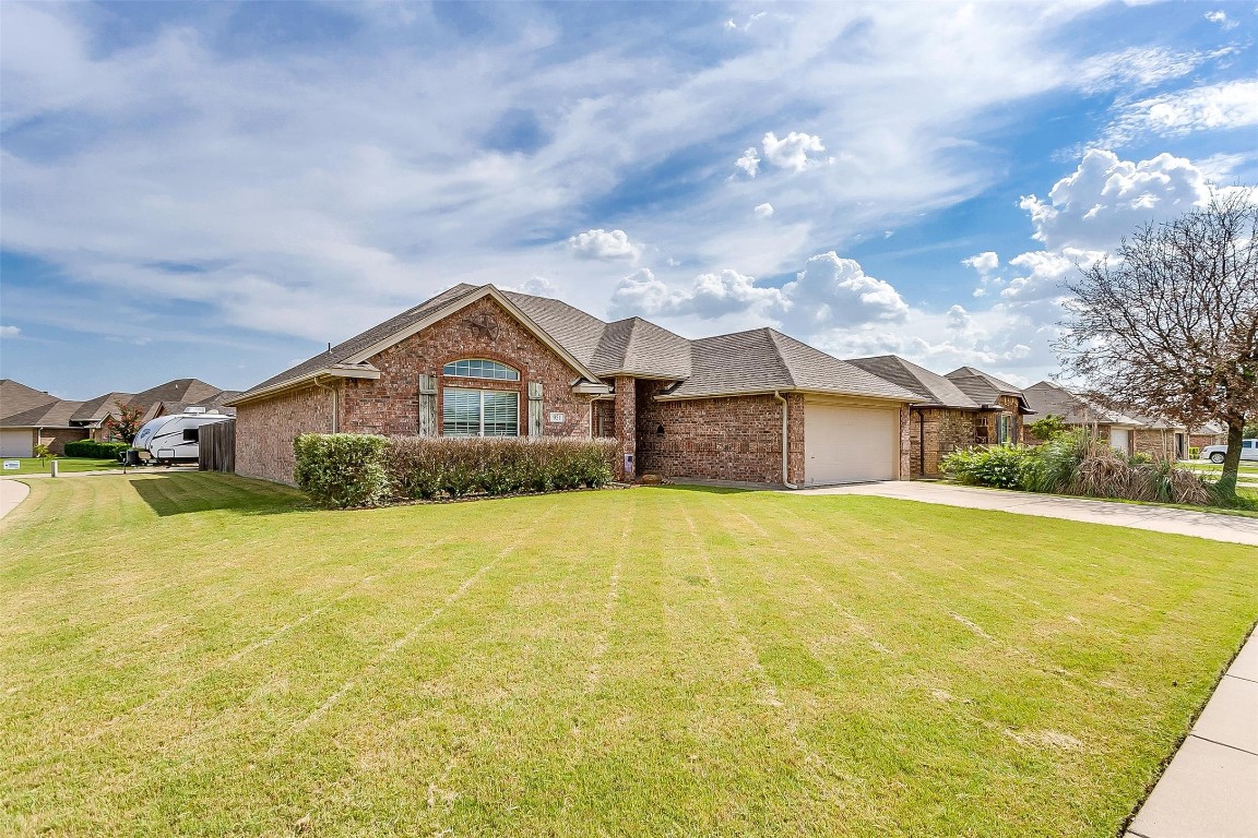 951 Redfish Drive Burleson TX 76028
