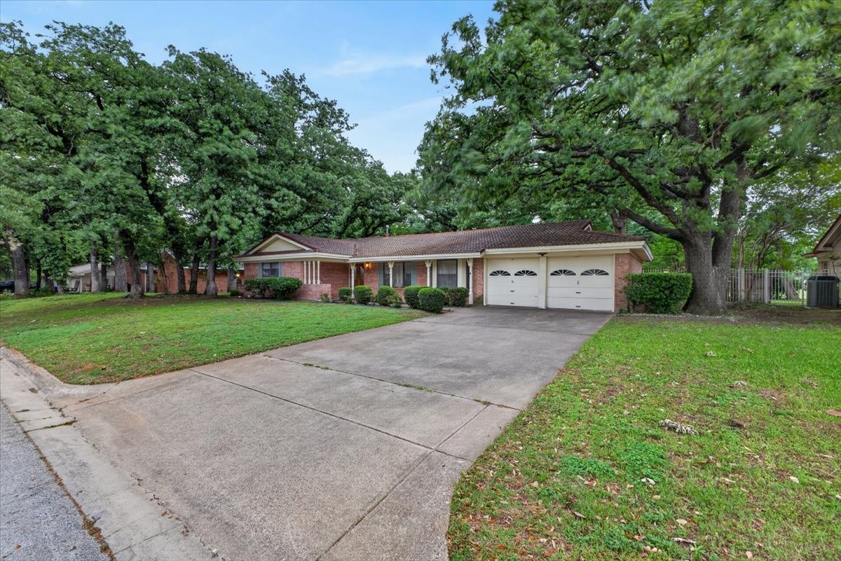 845 Wheelwood Drive Hurst TX 76053