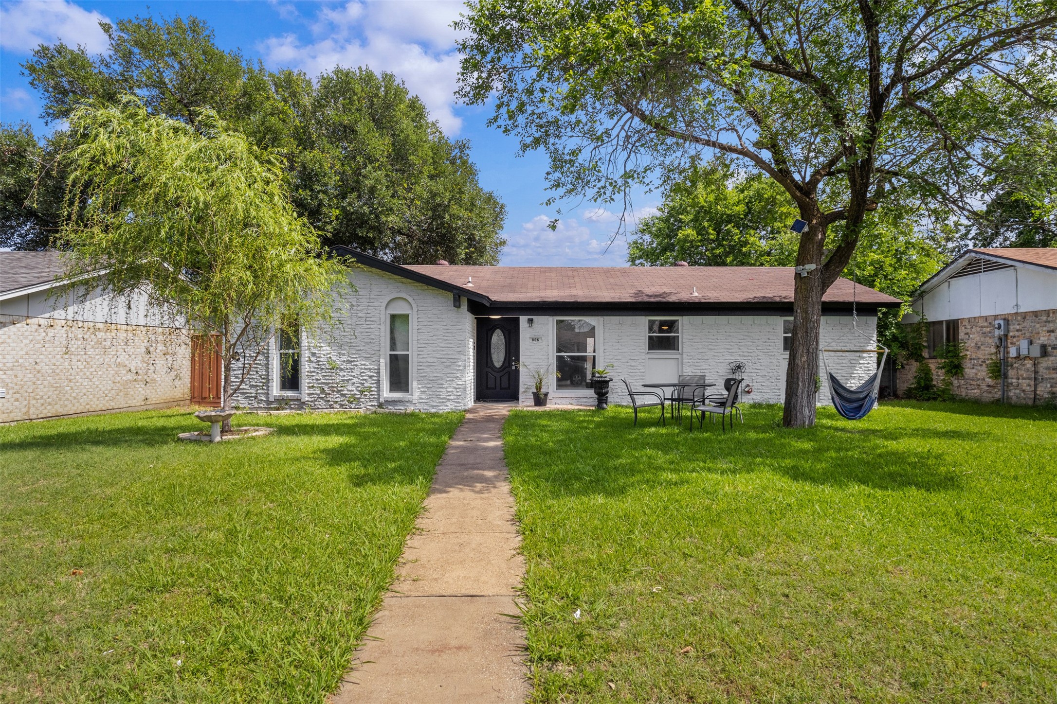 806 Longbeach Drive Garland TX 75043