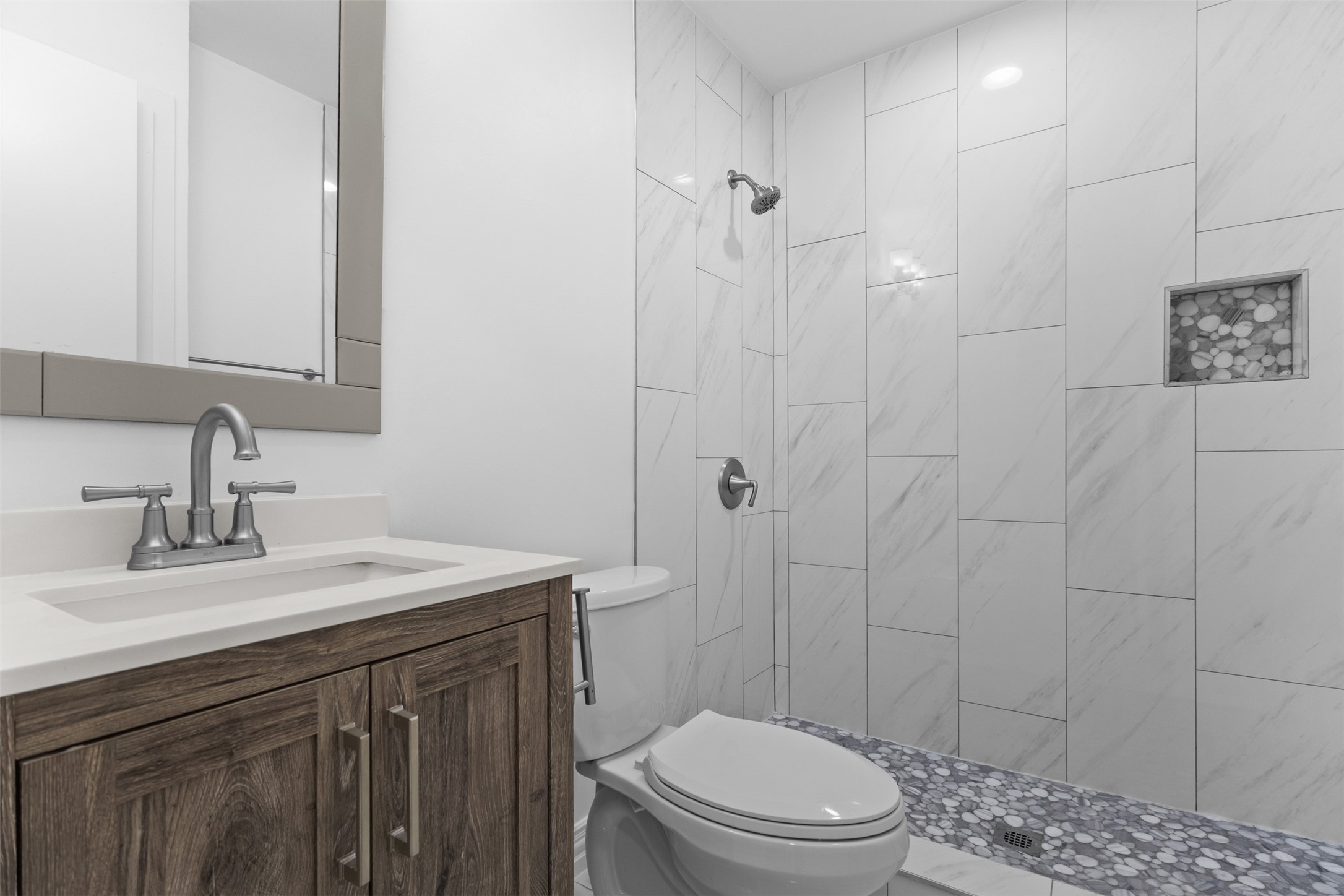 806 Longbeach Drive Garland TX 75043