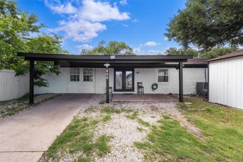806 Longbeach Drive Garland TX 75043