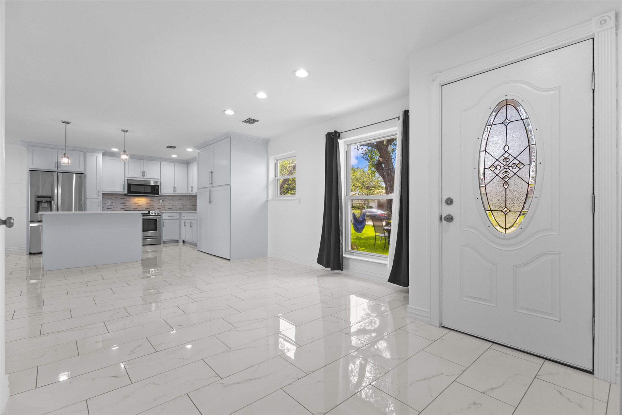 806 Longbeach Drive Garland TX 75043