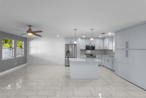806 Longbeach Drive Garland TX 75043