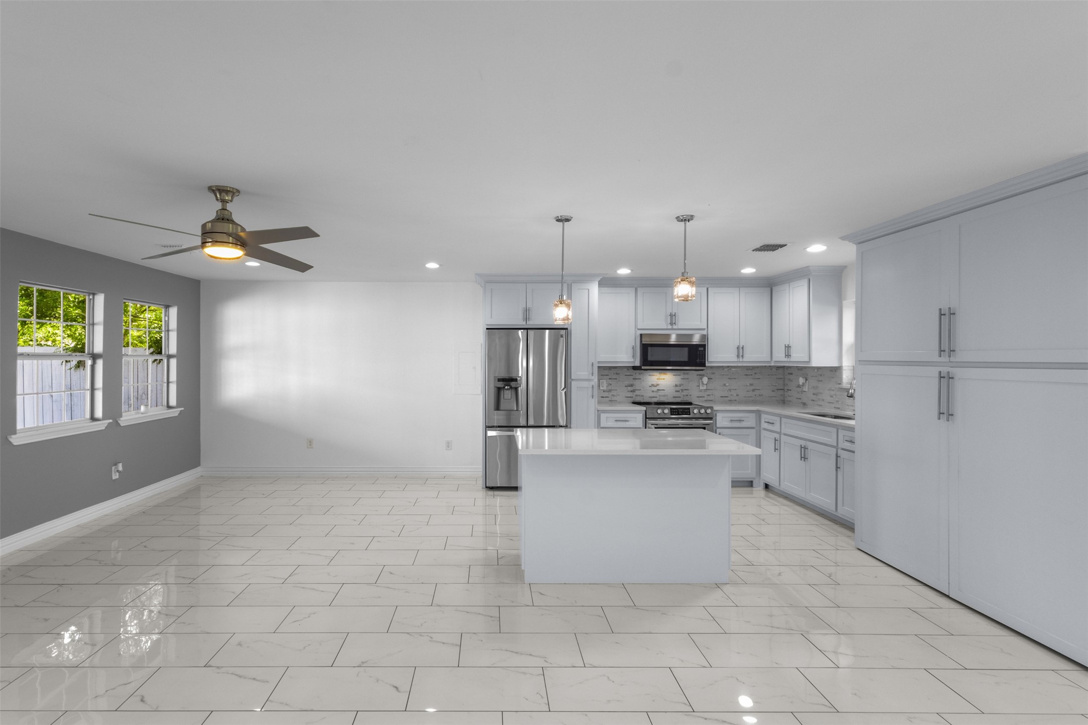 806 Longbeach Drive Garland TX 75043