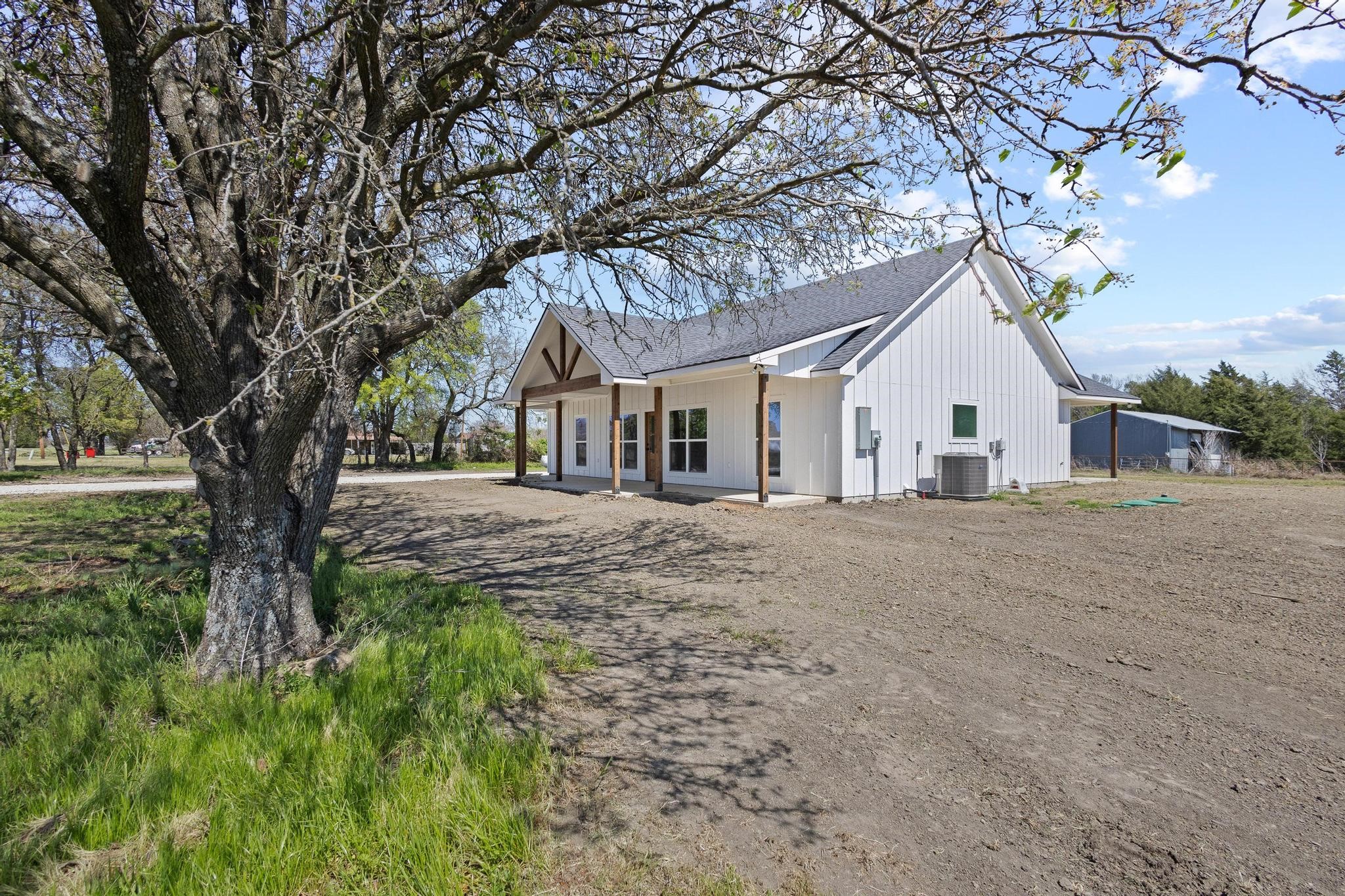 14419 Fm 1396 E Windom TX 75492