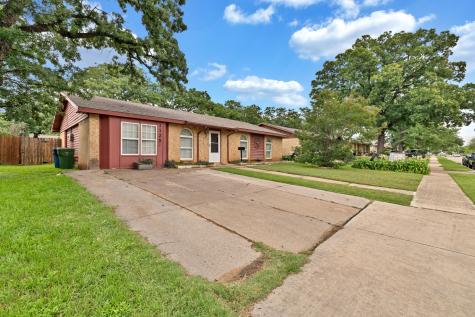 1125 Hillwood Drive Lewisville TX 75067