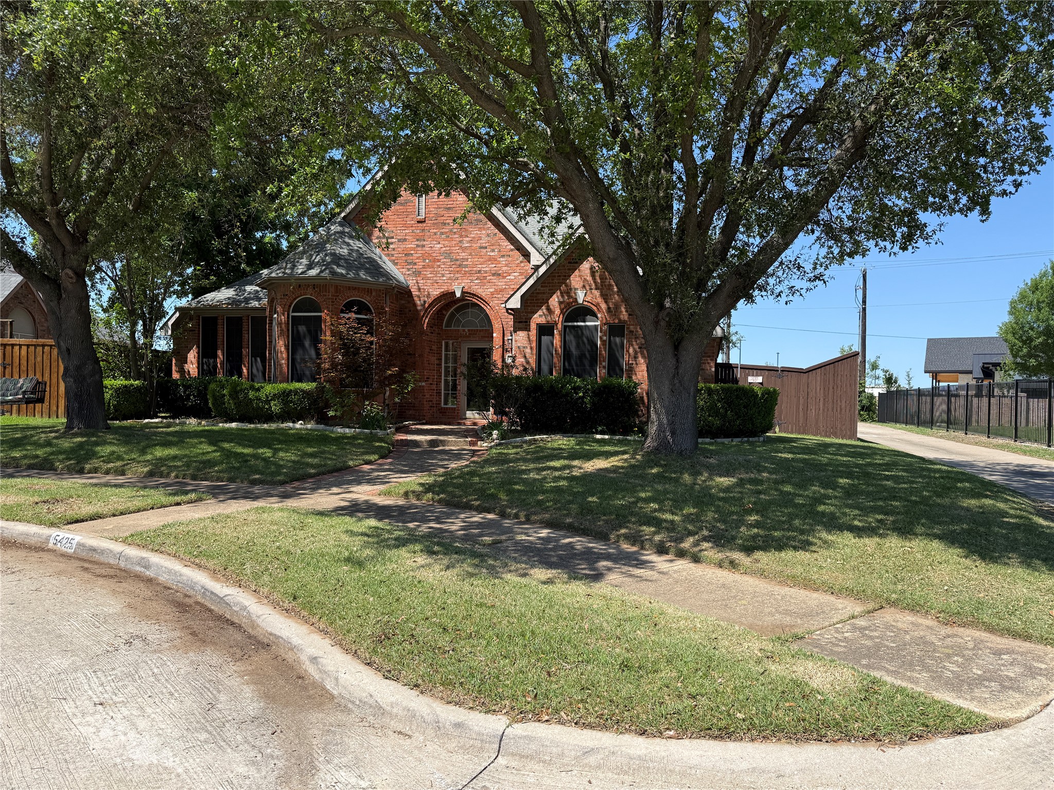 5425 Wood Creek Lane Garland TX 75044