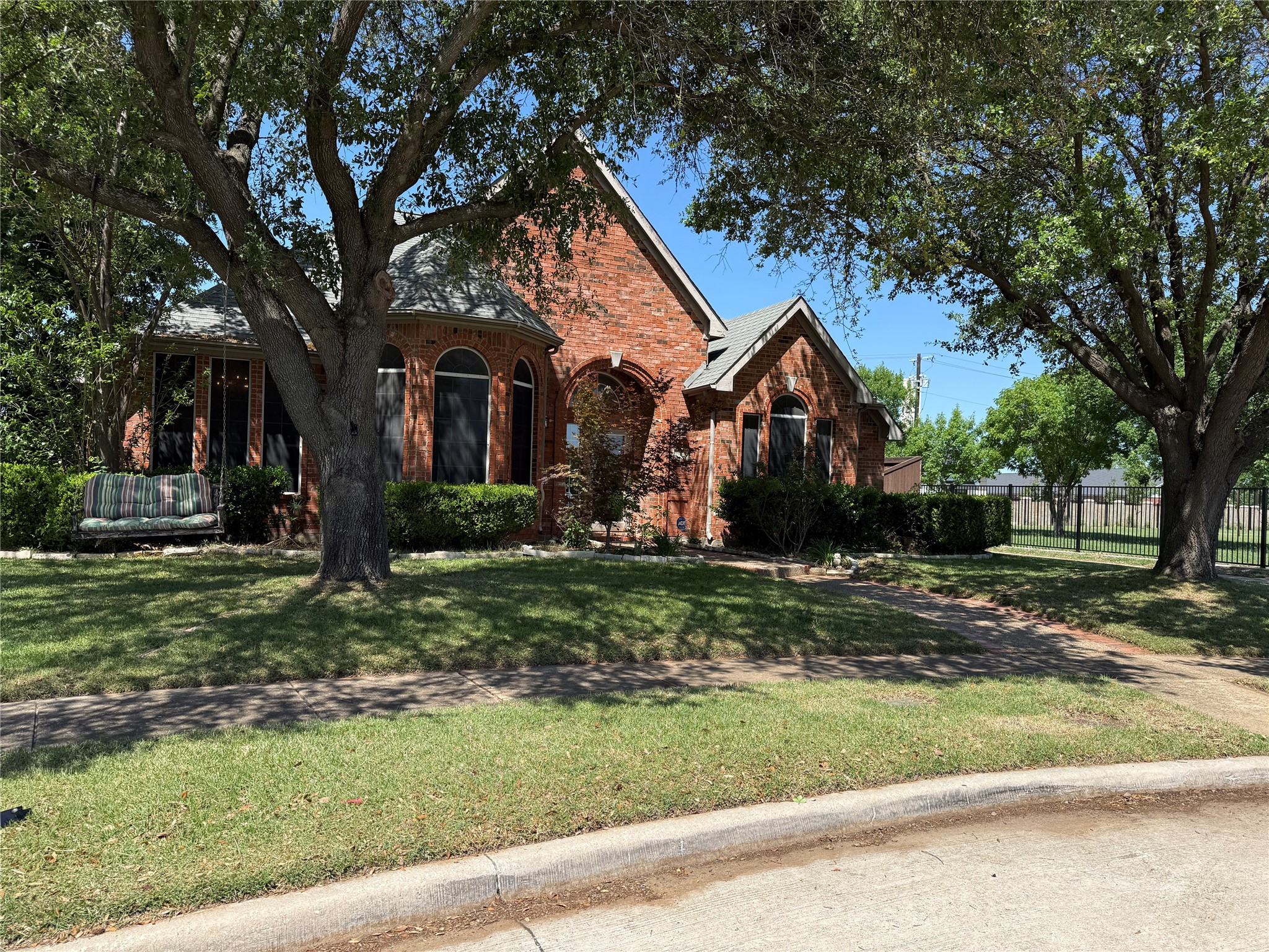 5425 Wood Creek Lane Garland TX 75044