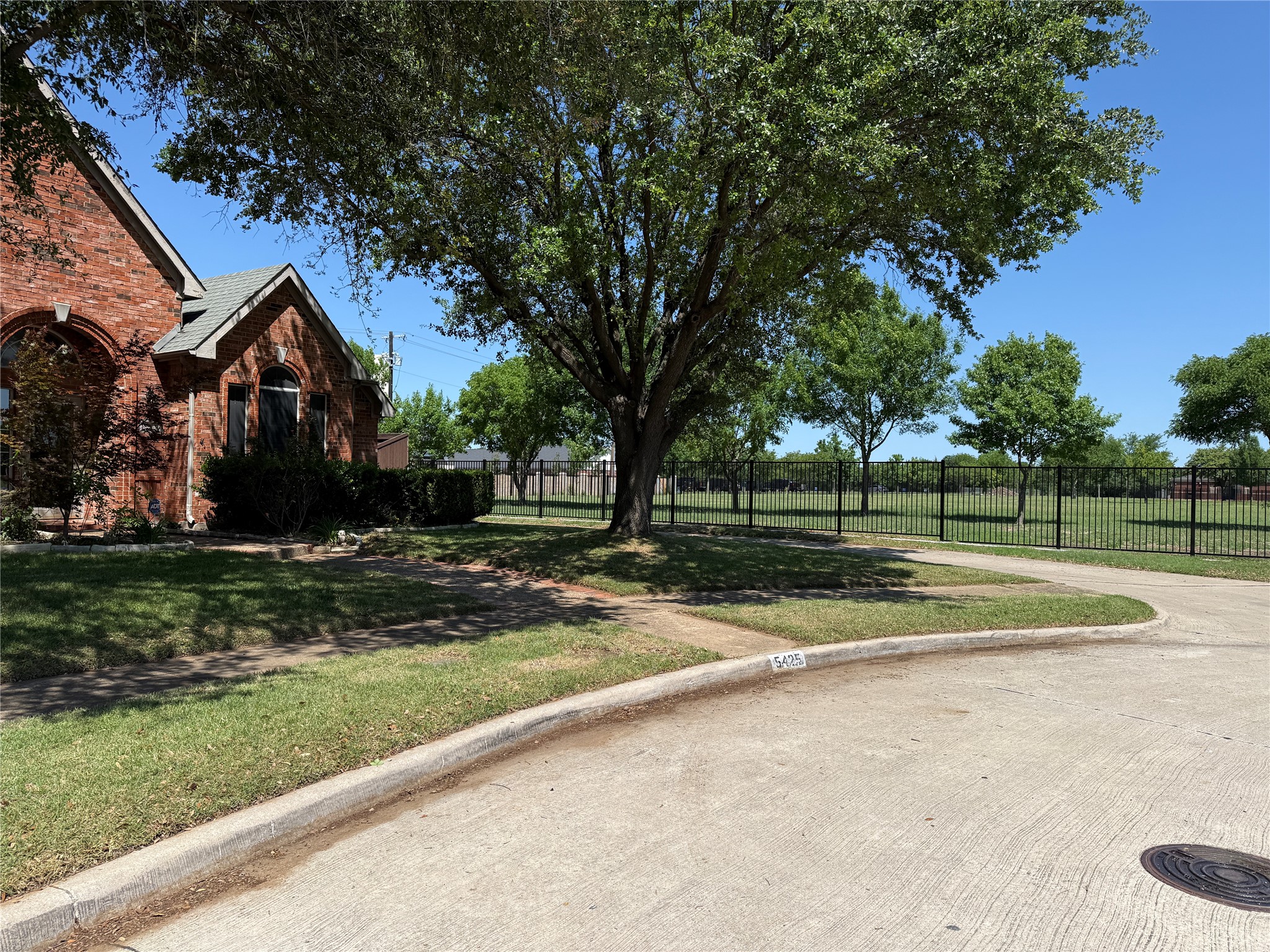 5425 Wood Creek Lane Garland TX 75044