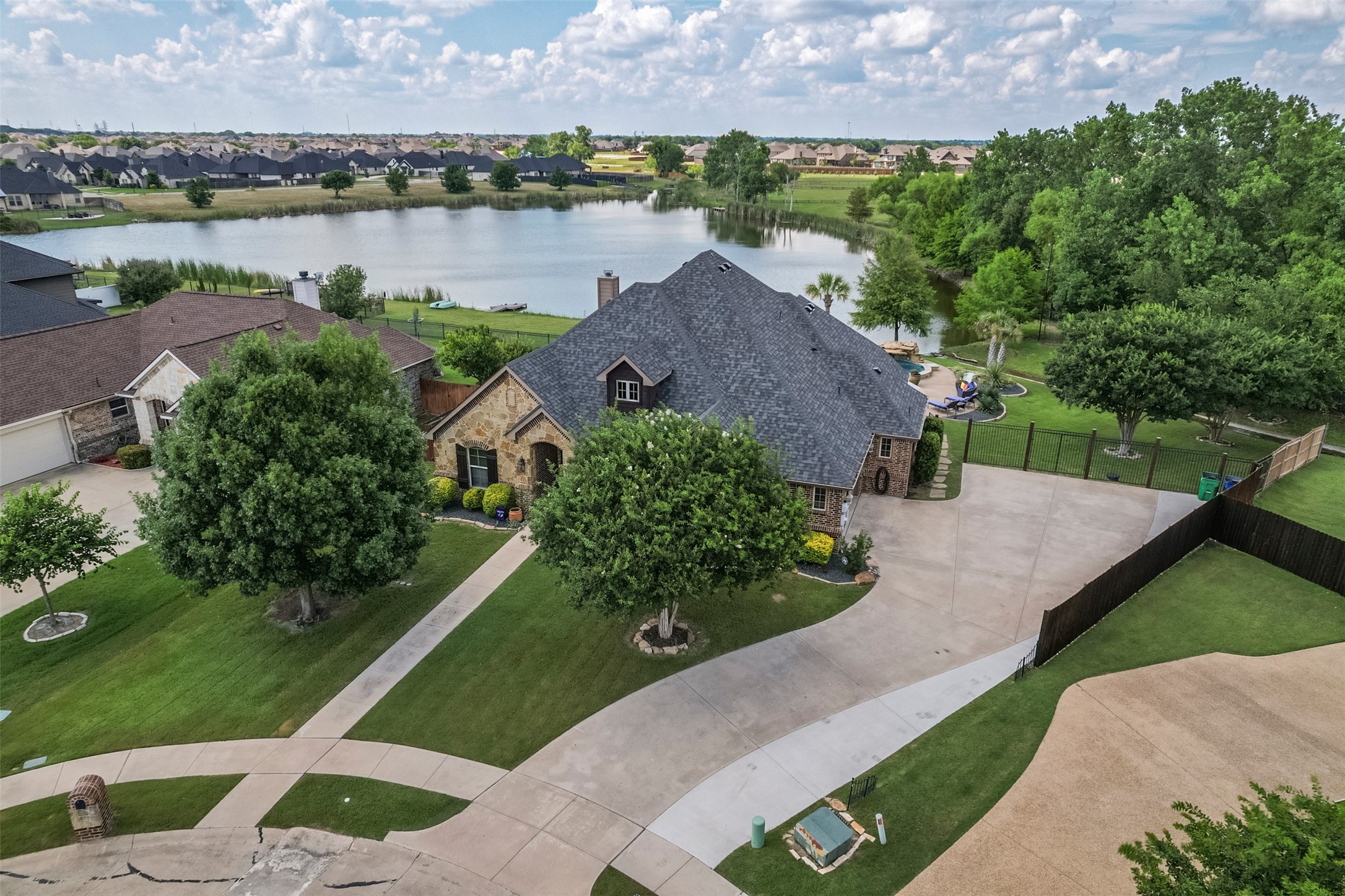 115 Odonna Drive Waxahachie TX 75165