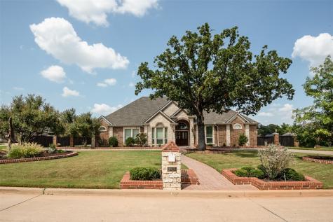 907 Shady Vale Drive Kennedale TX 76060