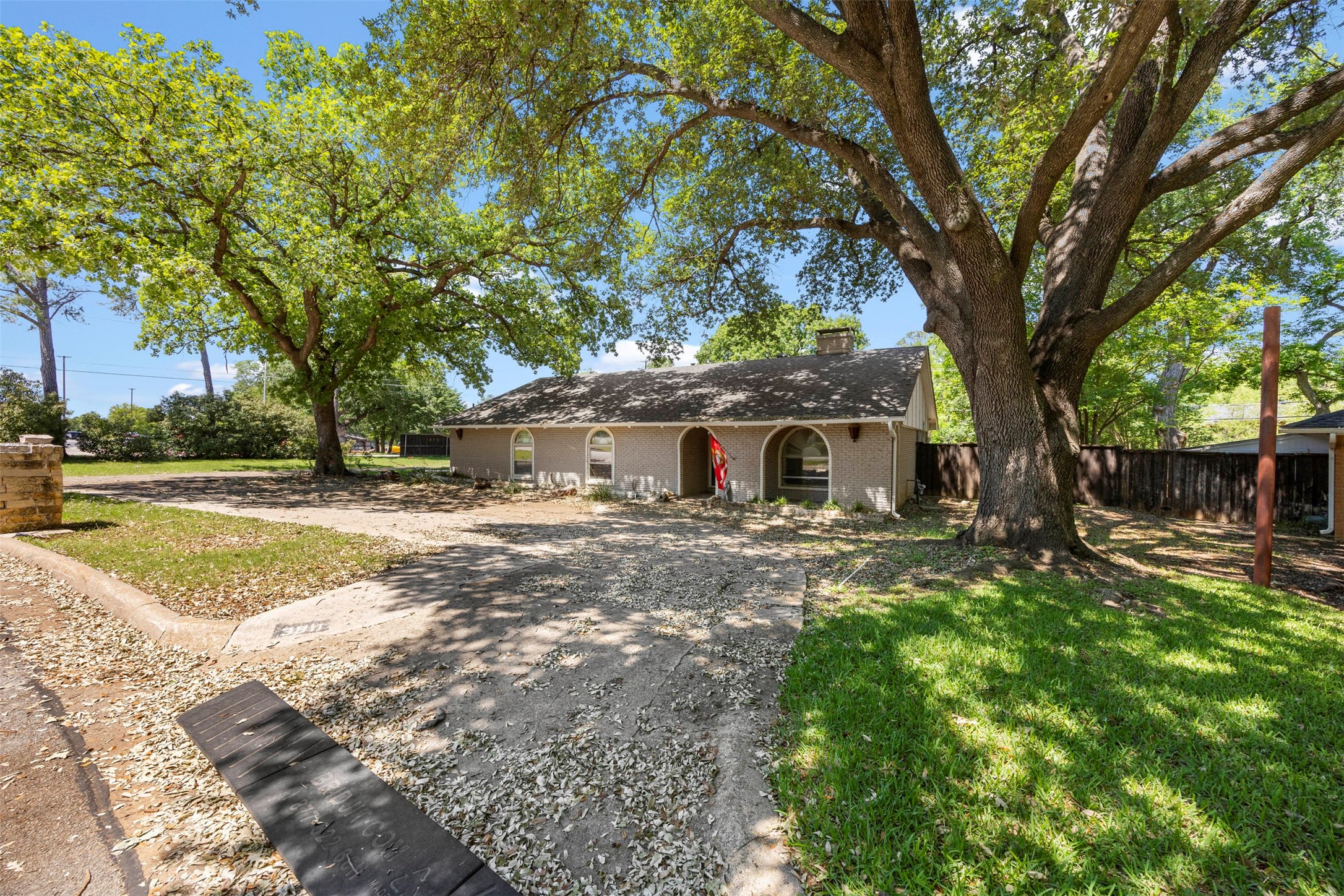 3911 Shady Valley Drive Arlington TX 76013