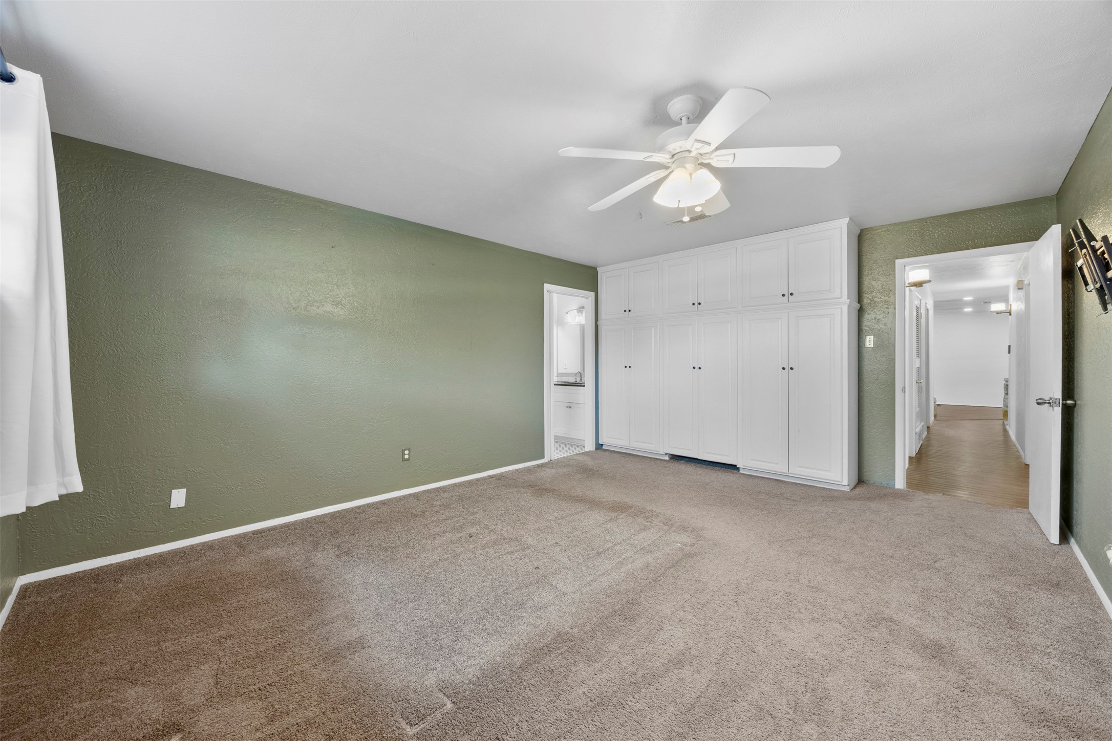 3911 Shady Valley Drive Arlington TX 76013