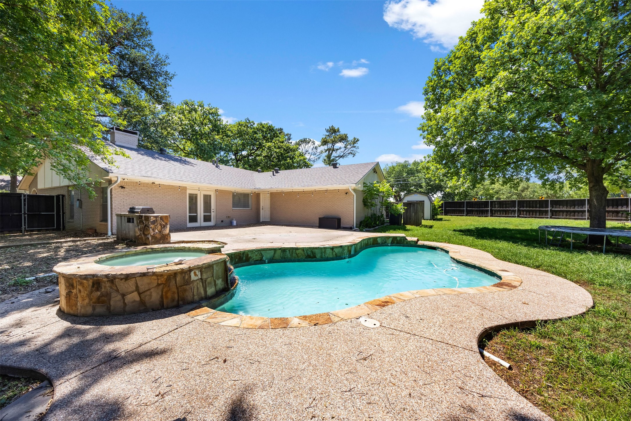 3911 Shady Valley Drive Arlington TX 76013